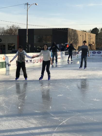 Skating together 